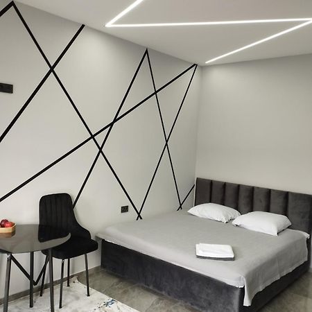 Lumi Hotell Bishkek Exteriör bild