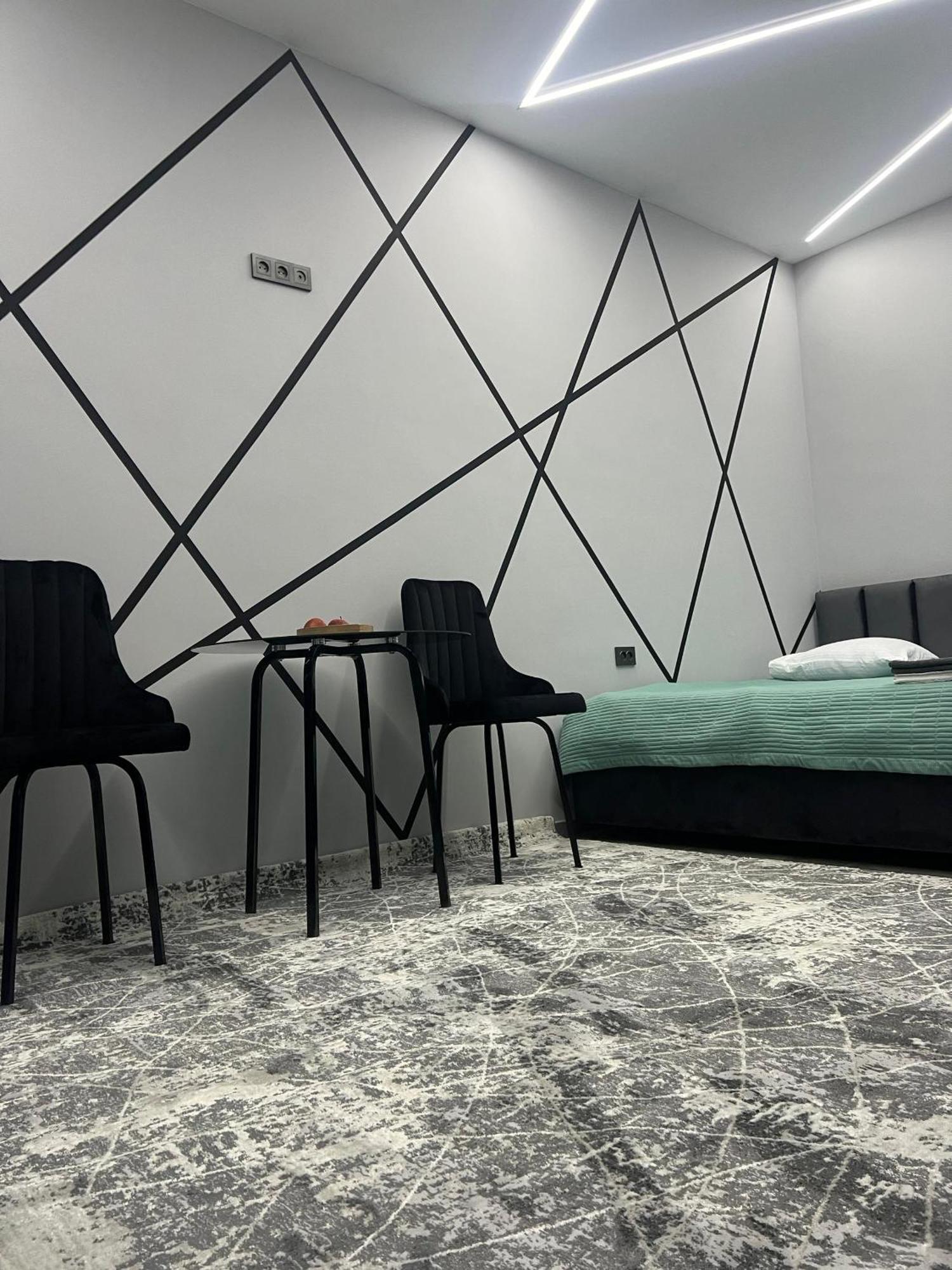Lumi Hotell Bishkek Exteriör bild