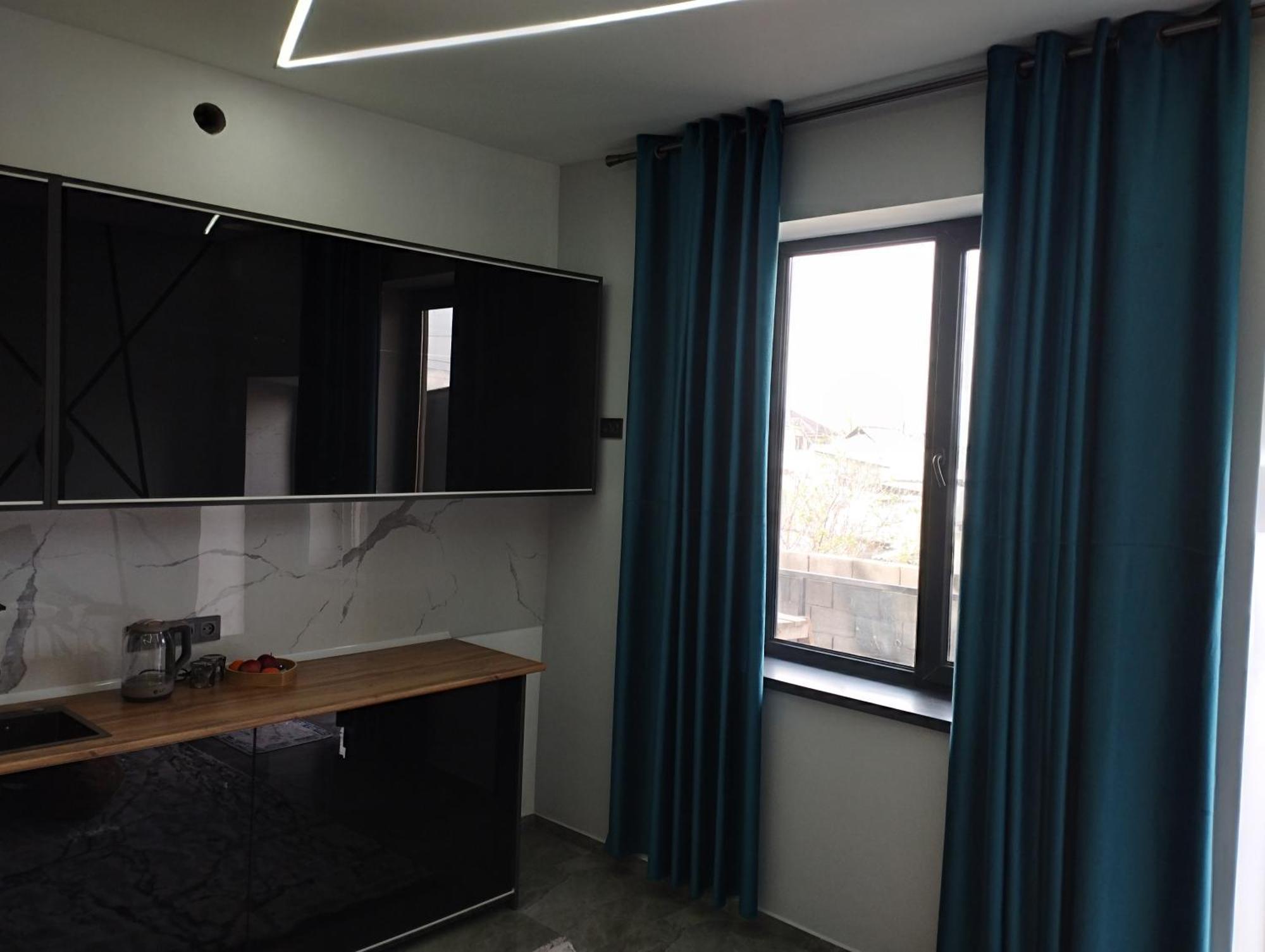 Lumi Hotell Bishkek Exteriör bild