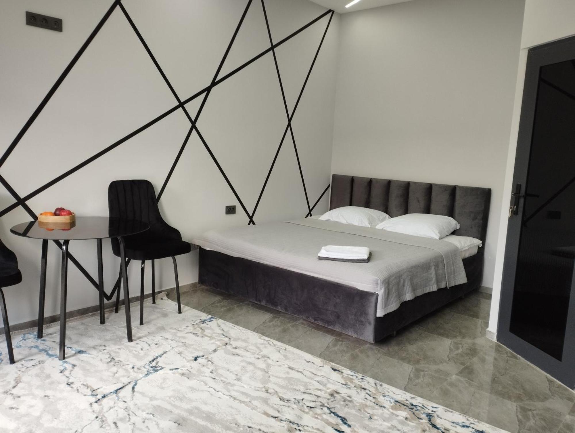 Lumi Hotell Bishkek Exteriör bild