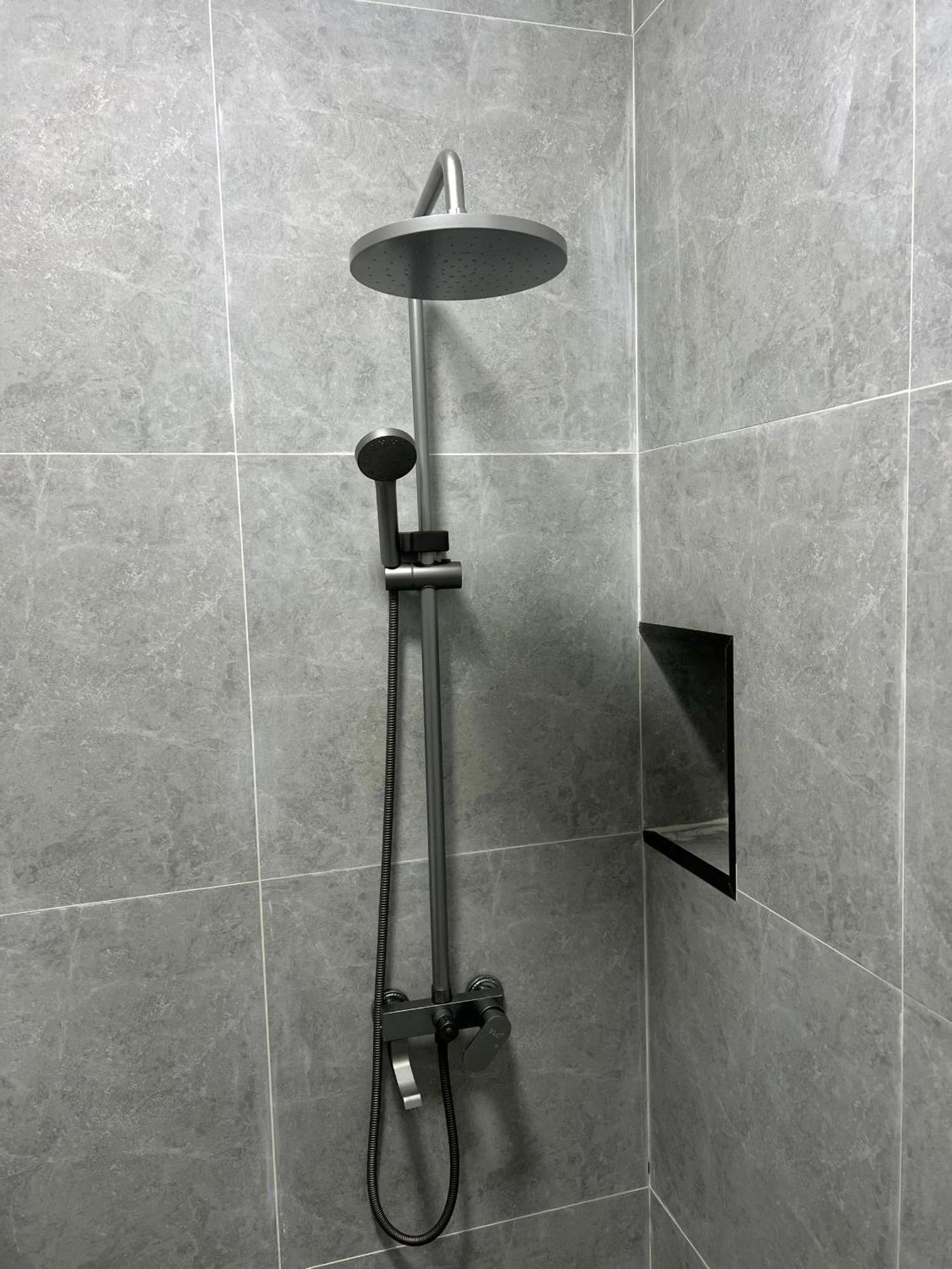 Lumi Hotell Bishkek Exteriör bild